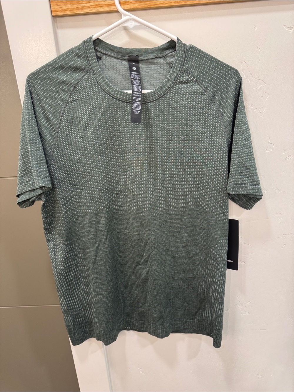 lululemon athletica Metal Vent Tech Short Sleeve Crewneck - Olive Green
